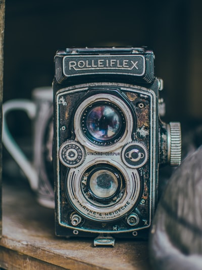 复古黑色Rolleiflex相机